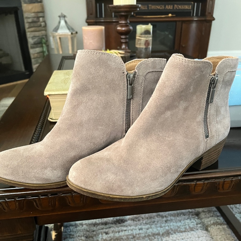 ❤️🩵❤️🩵❤️Women's Lucky Brand Tan Suede Ankle Boots 🩵❤️🩵❤️🩵❤️ TODAY ONLY